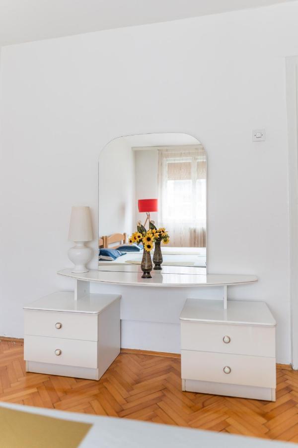 The Vintage Nest Appartement Skopje Buitenkant foto
